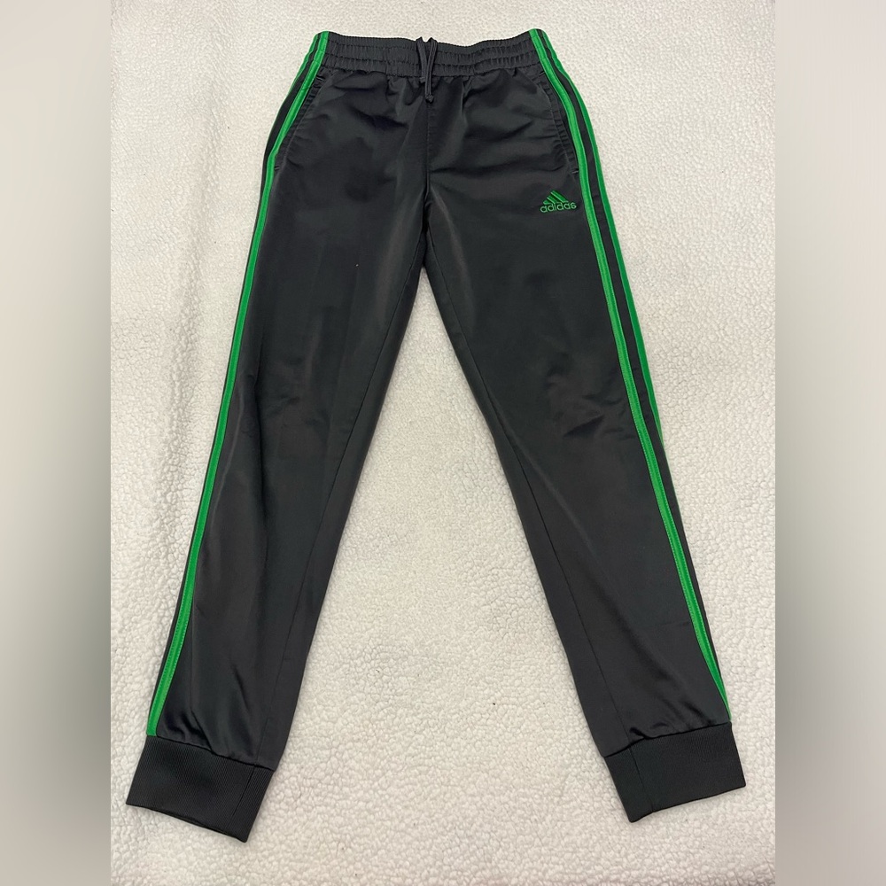 Boys Adidas gray jogger pants, size M (10/12)